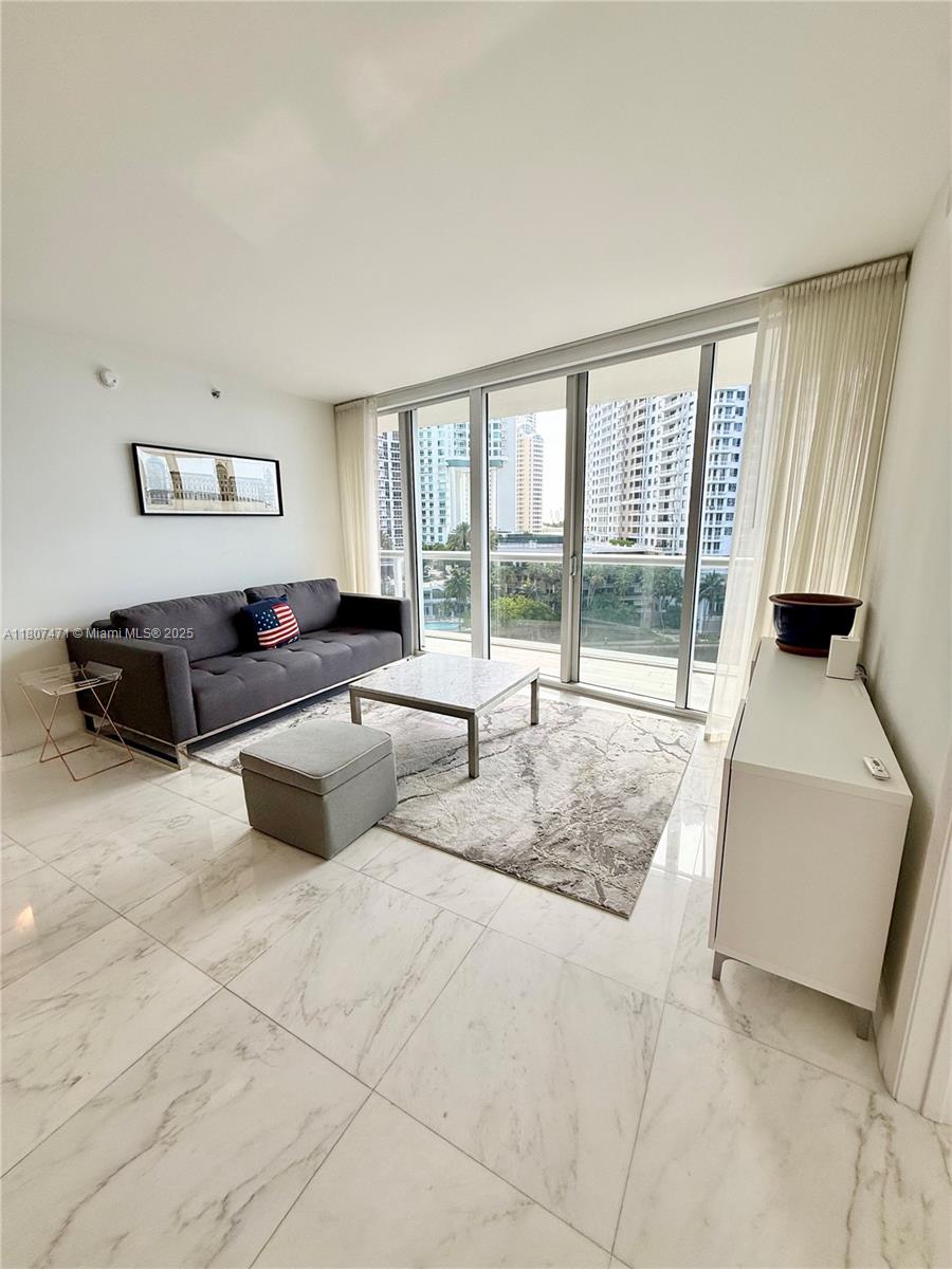 495 Brickell Ave, Miami FL 33131
