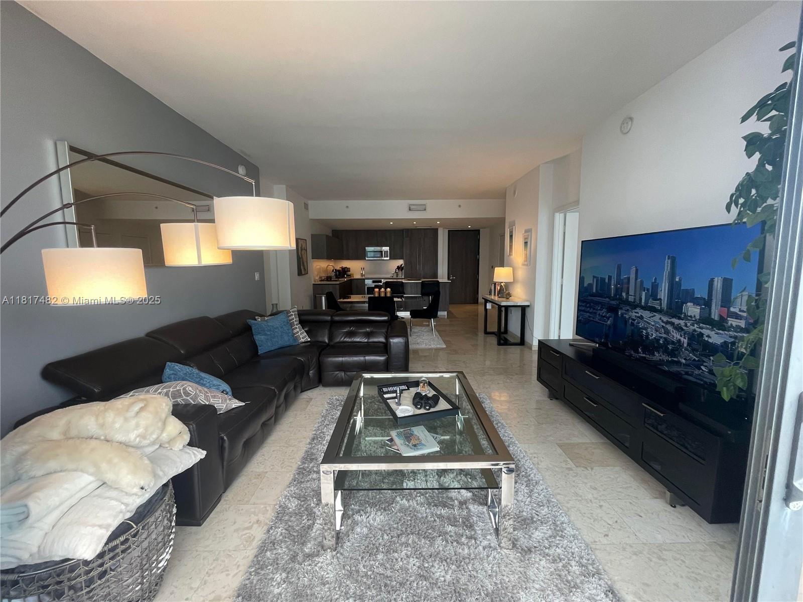 88 SW 7th St # 2209, Miami FL 33130