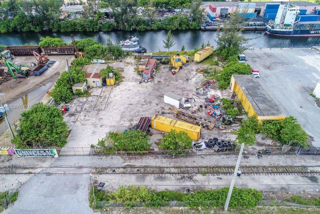 3440 NW North River Dr, Miami FL 33142