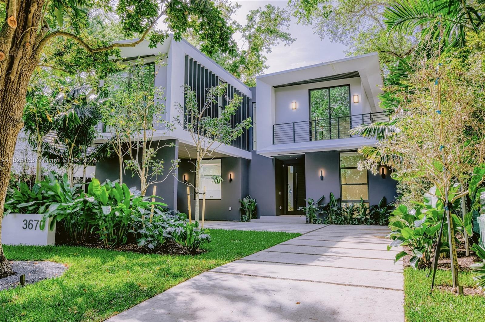 3670 Avocado Ave, Miami FL 33133