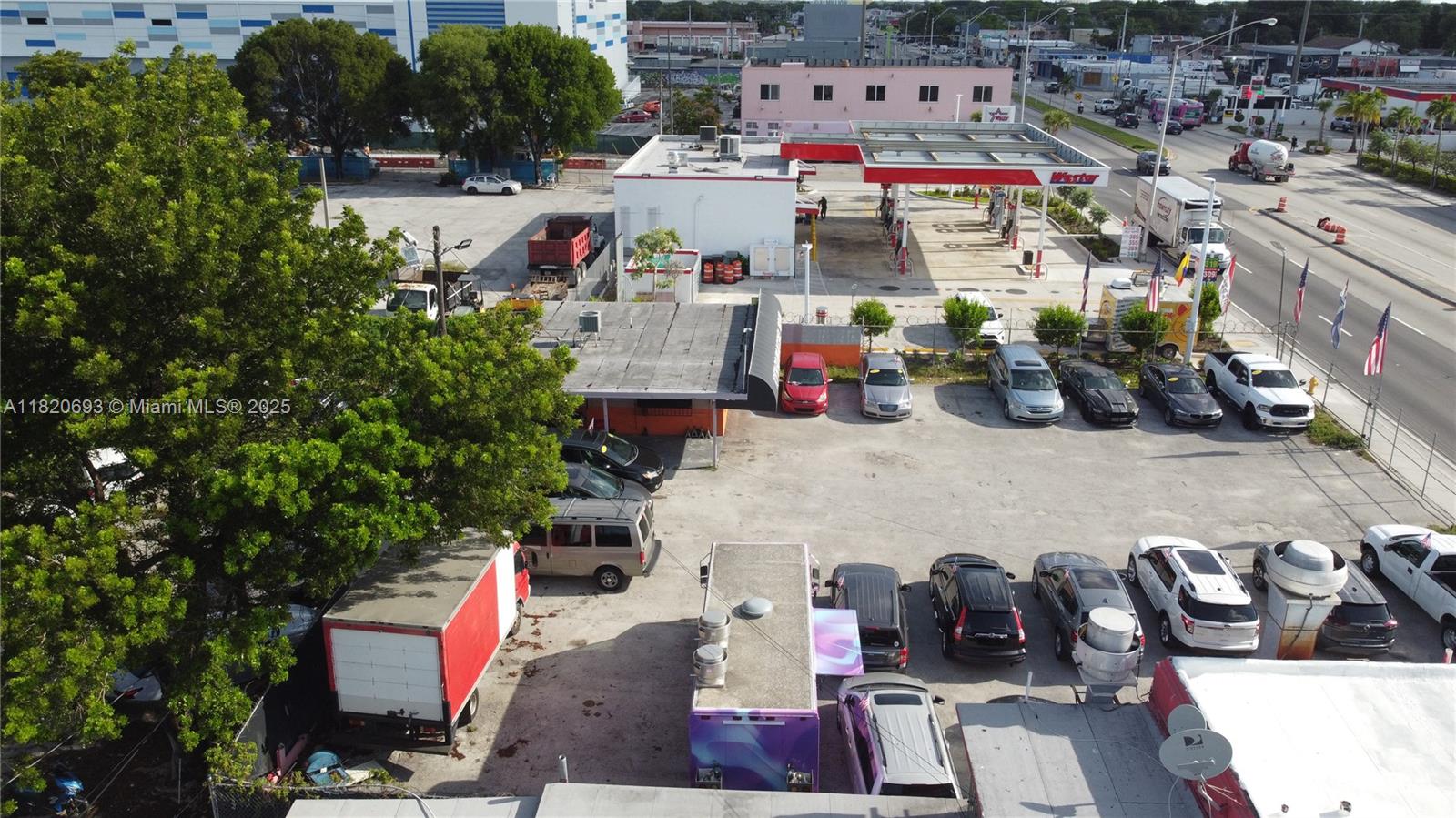 2156 NW 27th Ave, Miami FL 33142