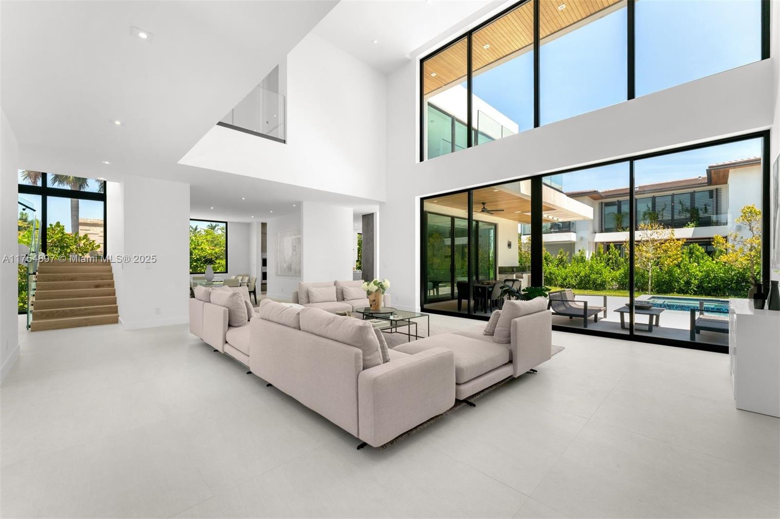 4425 Adams Ave, Miami Beach FL 33140