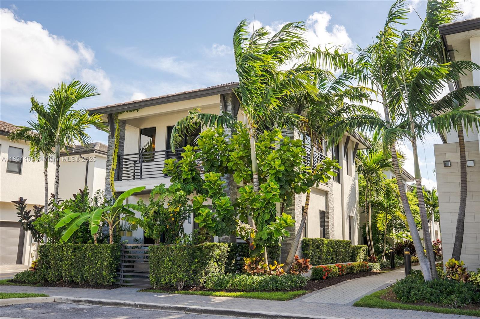 8217 NW 46th St, Doral FL 33166