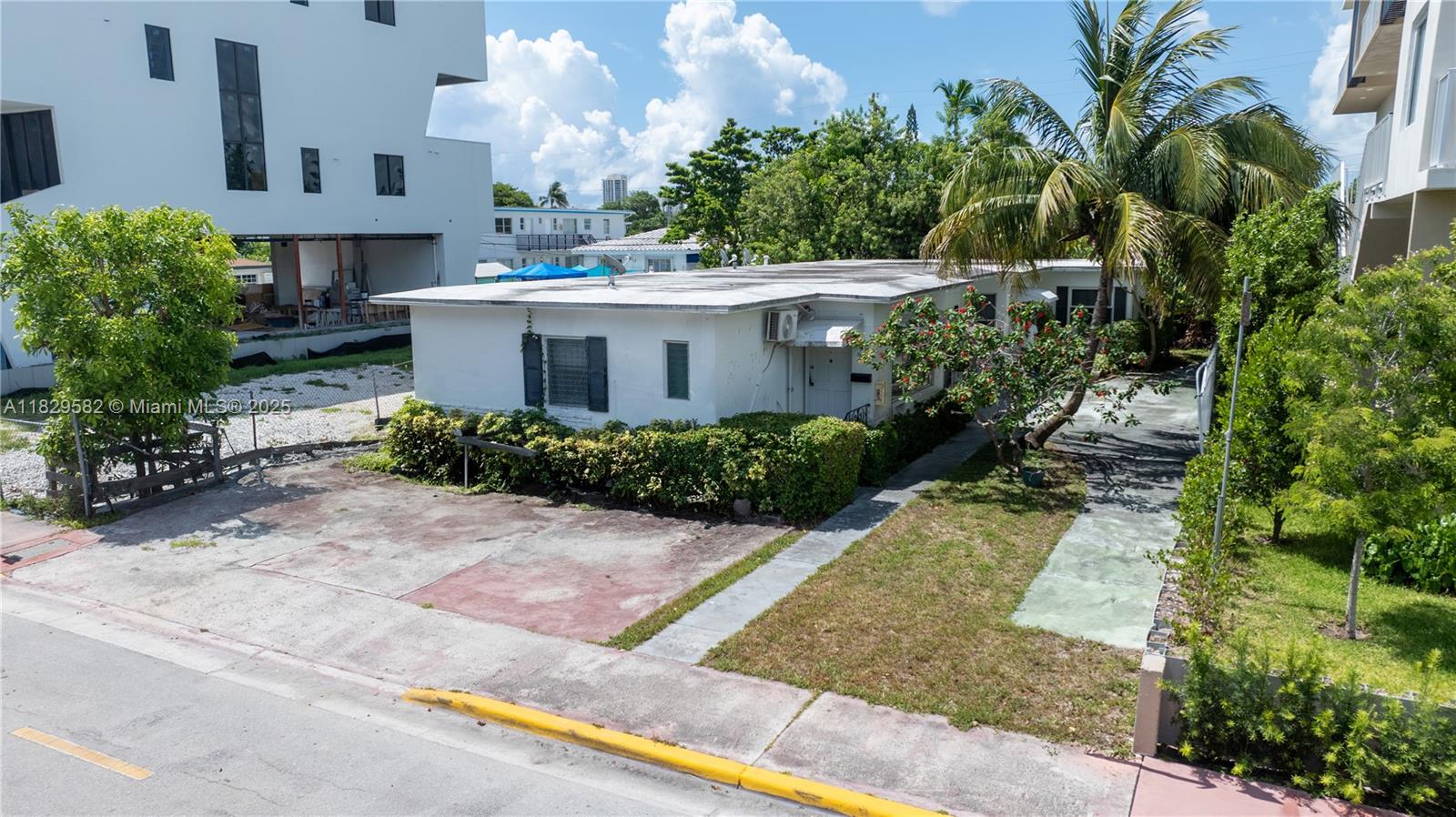 808 84th St, Miami Beach FL 33141