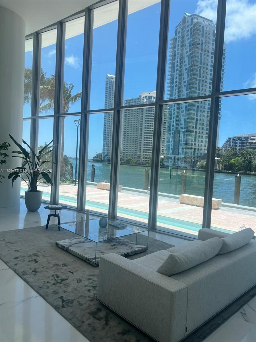300 Biscayne Boulevard Way # 5009W, Miami FL 33131