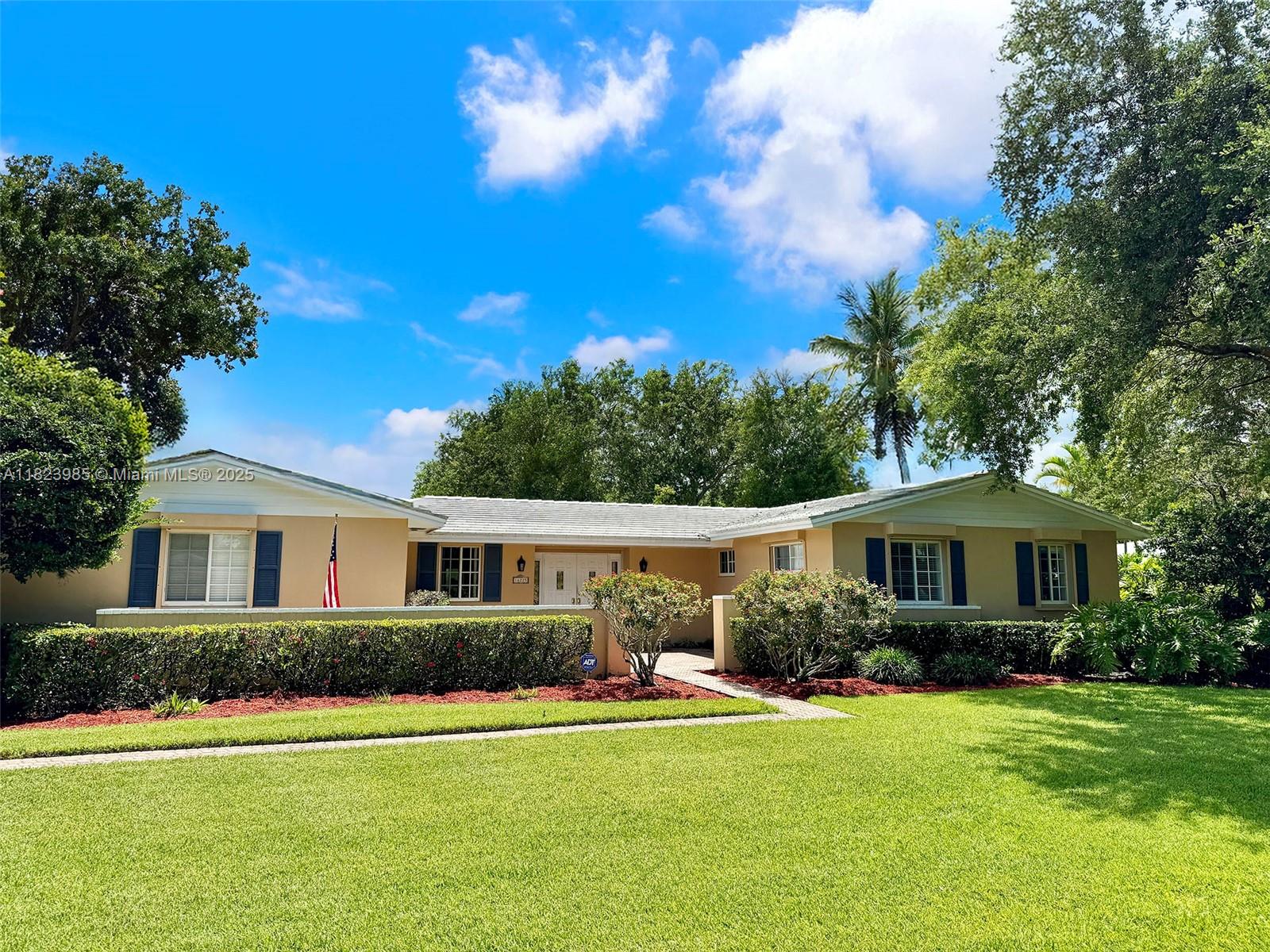 16225 SW 88th Ave Rd, Palmetto Bay FL 33157