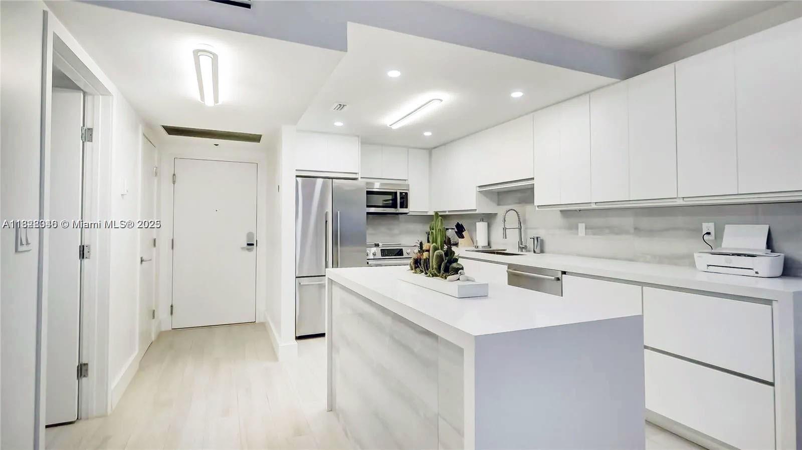 2301 Collins Ave # 318, Miami Beach FL 33139