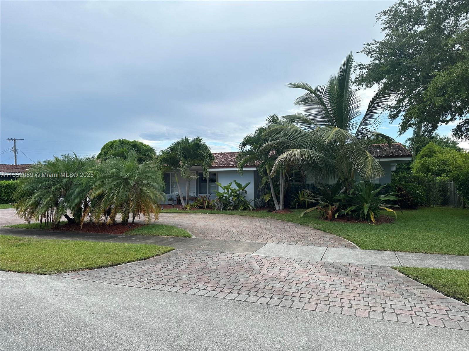 8821 SW 87th St, Miami FL 33173