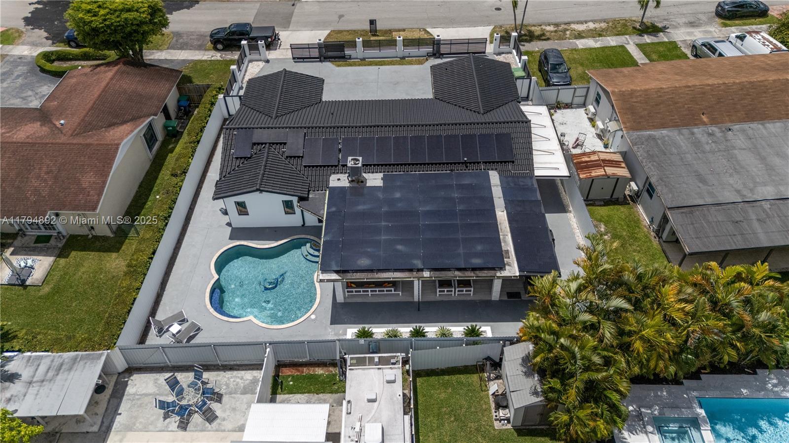 2901 Village Green Dr, Miami FL 33175