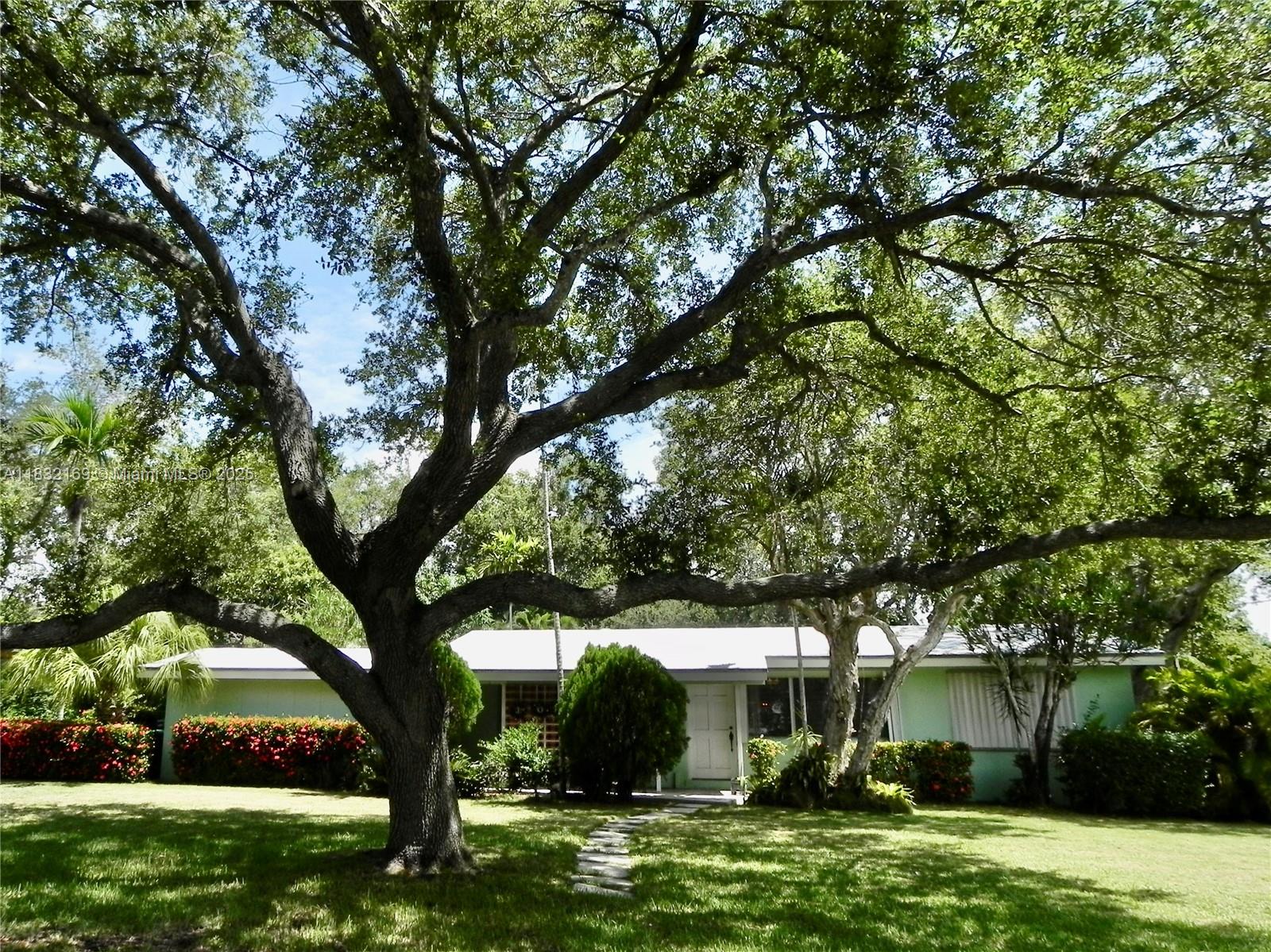 8225 SW 97th St, Miami FL 33156