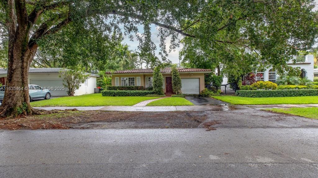 1530 Catalonia Ave, Coral Gables FL 33134