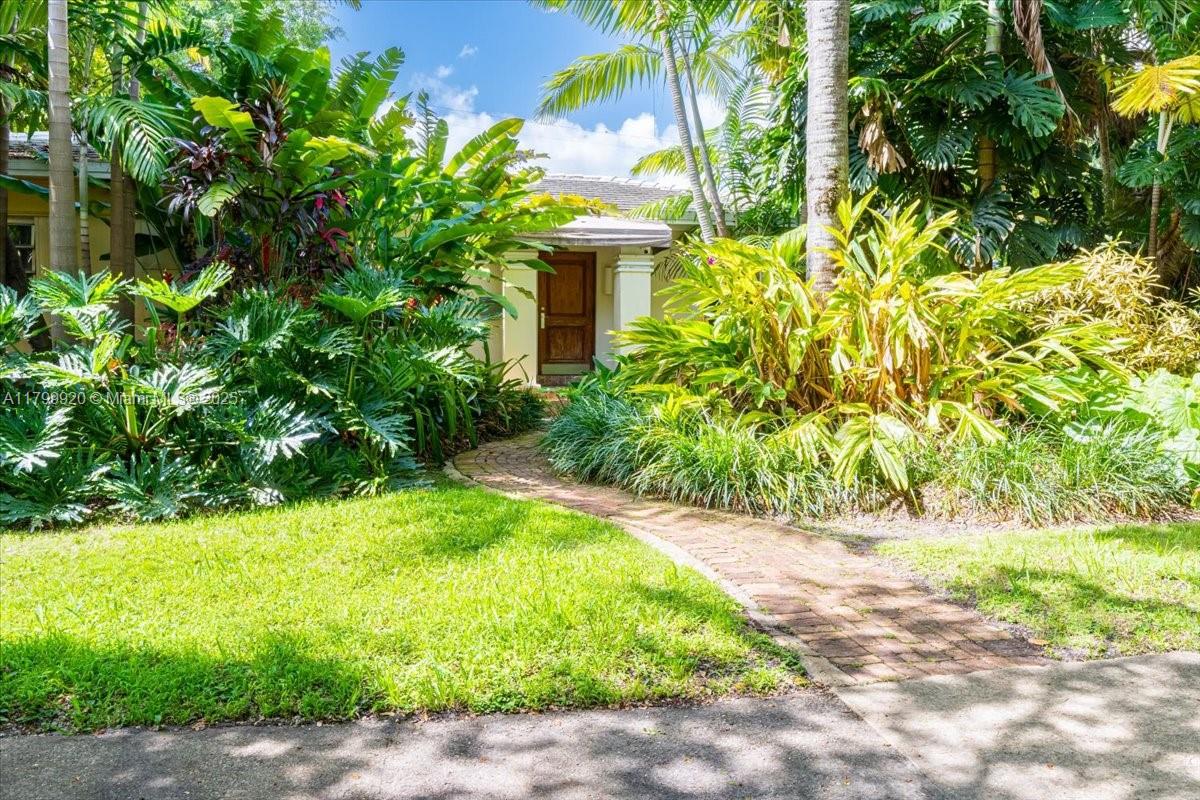 550 NE 94th St, Miami Shores FL 33138