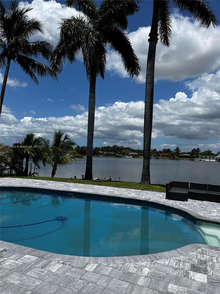 17931 NW 85th Ave, Hialeah FL 33015