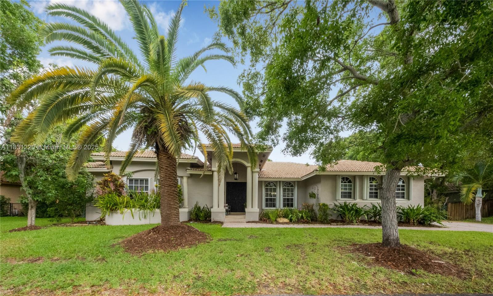 8229 SW 173rd Ter, Palmetto Bay FL 33157