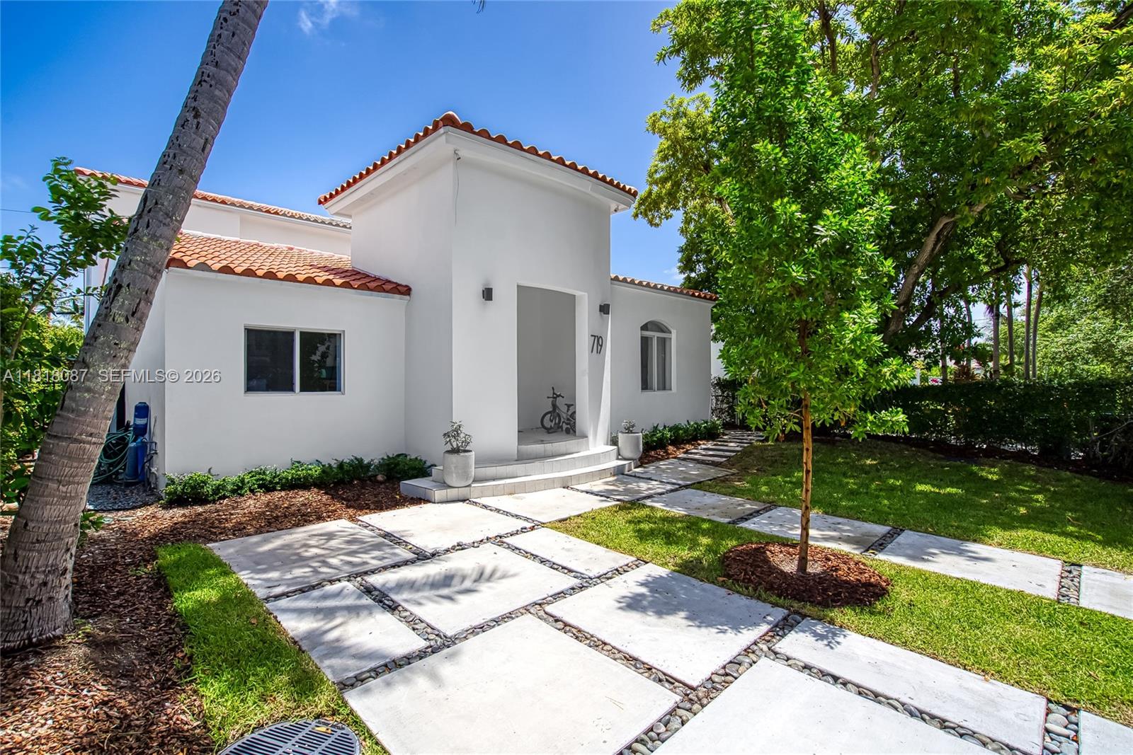 719 W 51st St, Miami Beach FL 33140