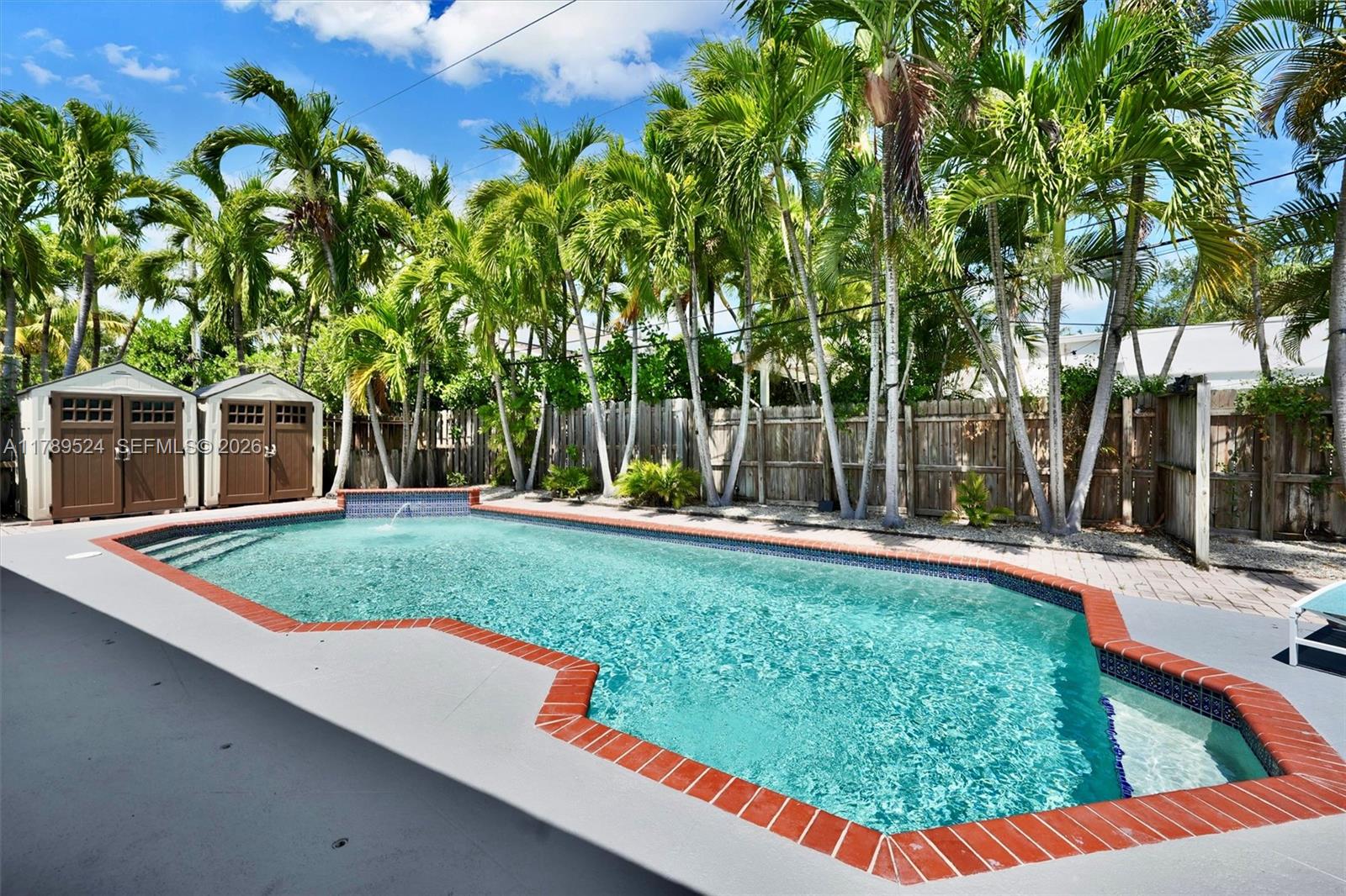 255 Ridgewood Rd, Key Biscayne FL 33149