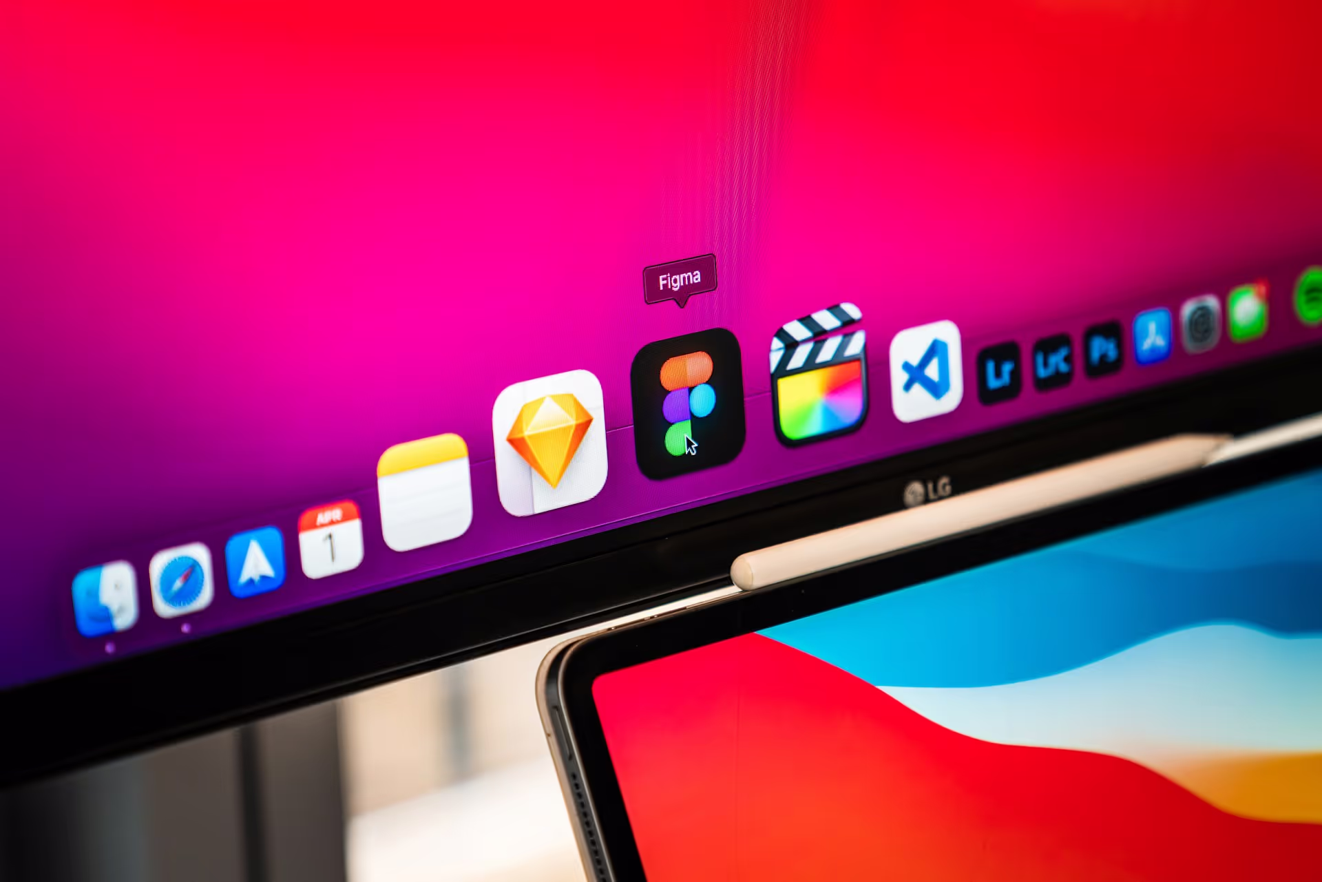 Figma icon with other icons on a laptop screen