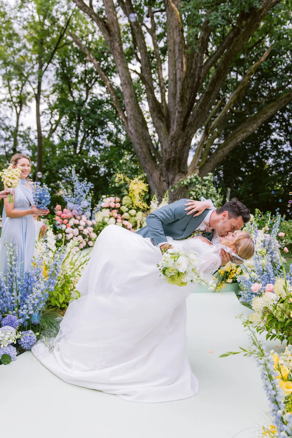 Wedding ceremony Chateau Mcely