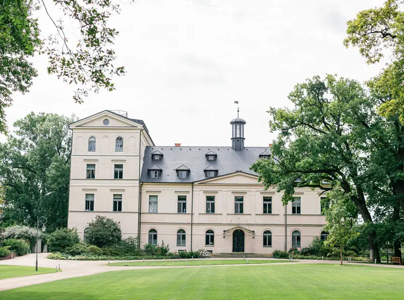 Luxury weddings at Chateau Mcely
