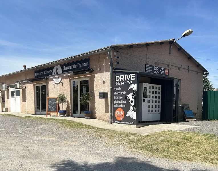 Les casiers réfrigérés ont été installés contre l'un des murs de la boucherie de la Maison Viala.