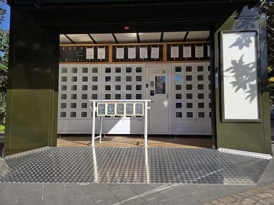 Les 72 casiers réfrigérés installés dans le nouveau kiosque de La Clayette à La Garenne-Colombes.
