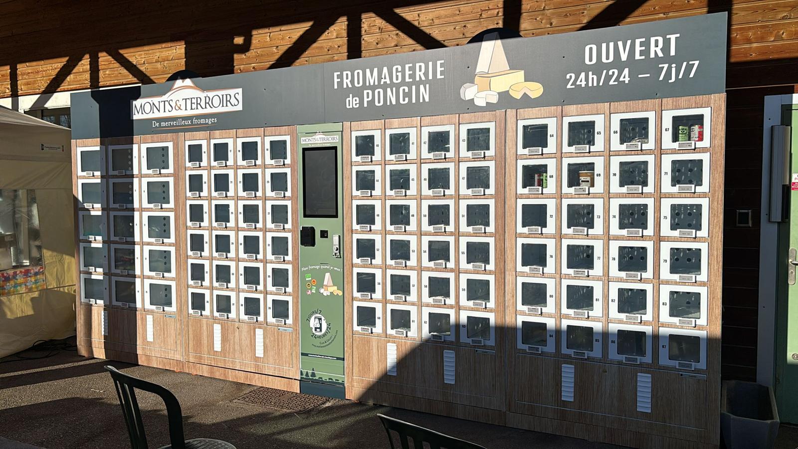 Nouveau distributeur de fromages Monts & Terroir - Poncin
