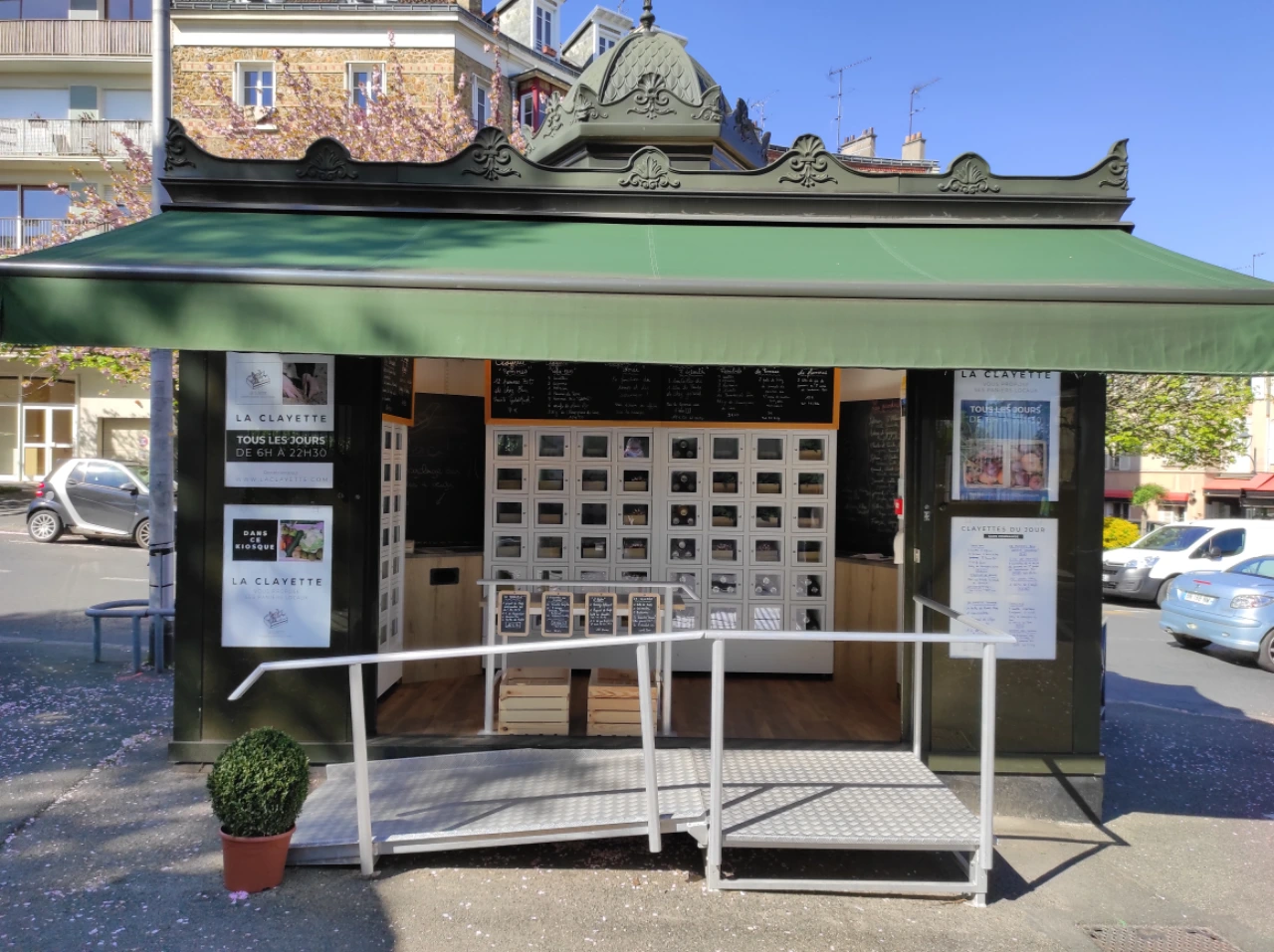 Découvrez quelles options et accessoires ajouter à un casier réfrigéré connecté : Click & Collect, paiement, gestion à distance, scanner, API, multi-producteurs…