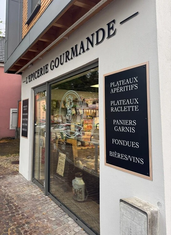 Photo de la façade du magasin de l'épicerie gourmande