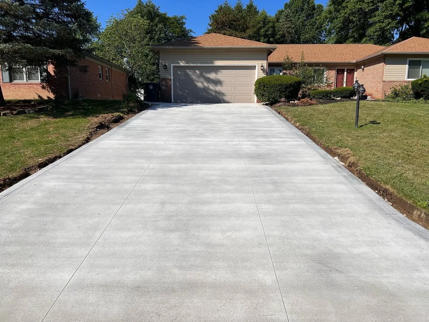 residential concrete driveway