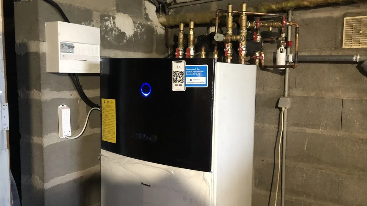 unité intérieure daikin dans une maison ancienne