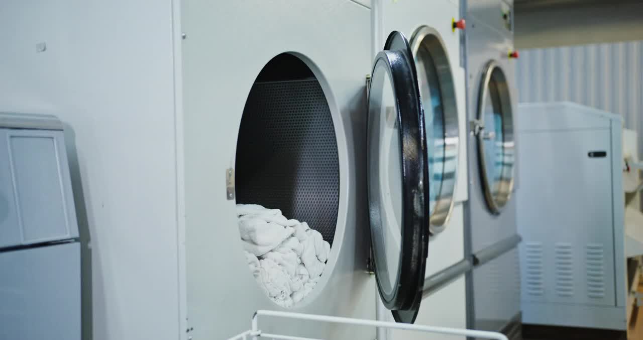Westside Coin Laundry Drop Off & Fold Services photo 1