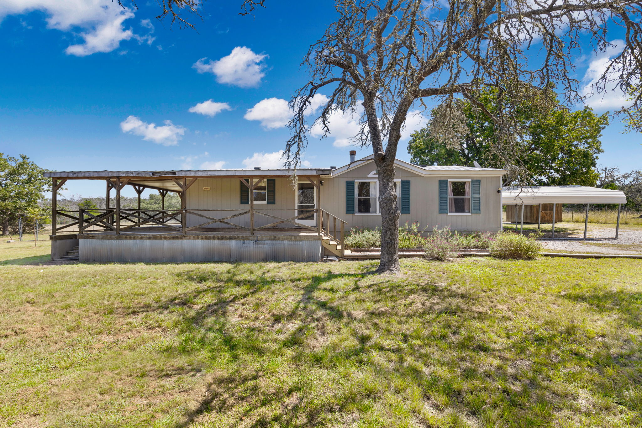 152 N Rolling Oaks Dr Harper, TX 78631