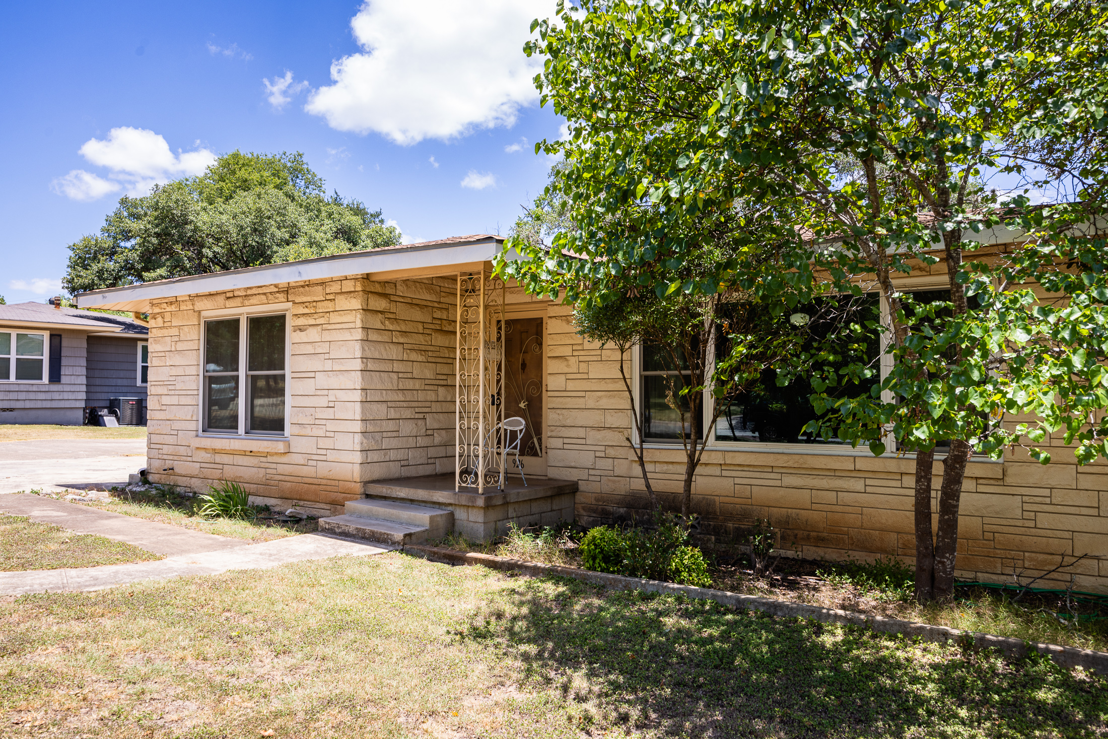 926 Bluebonnet Dr