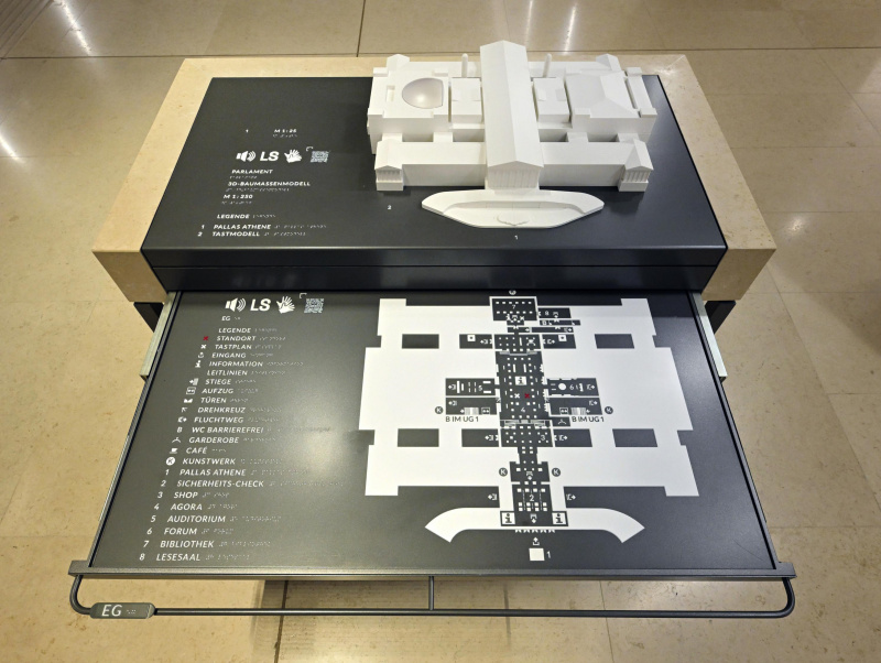 QR Codes at Austrian Parliament