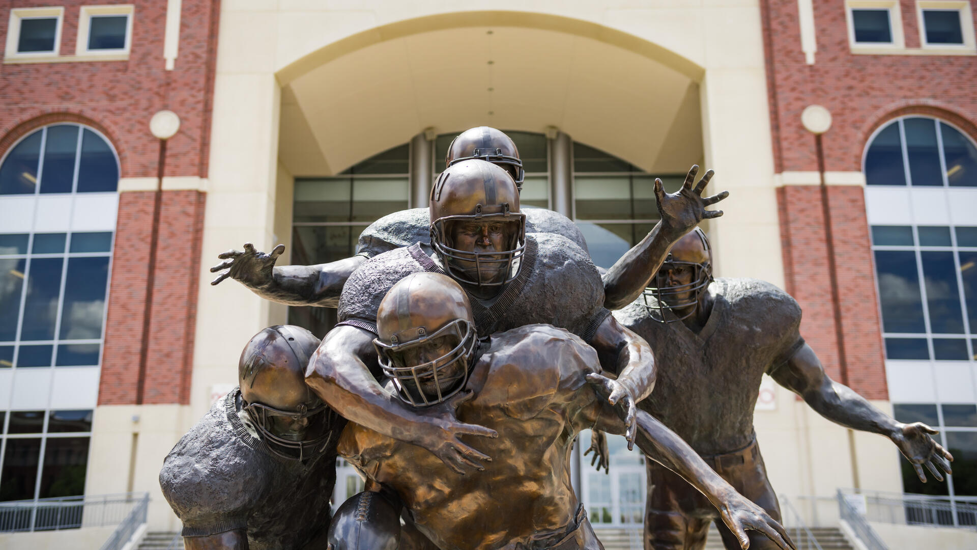 Spanning 315,000 sq ft, this $125-million expansion of historic Memorial Stadium has brought new life to the University of Nebraska’s football program and its student-athlete facilities through the Osborne Legacy Complex.