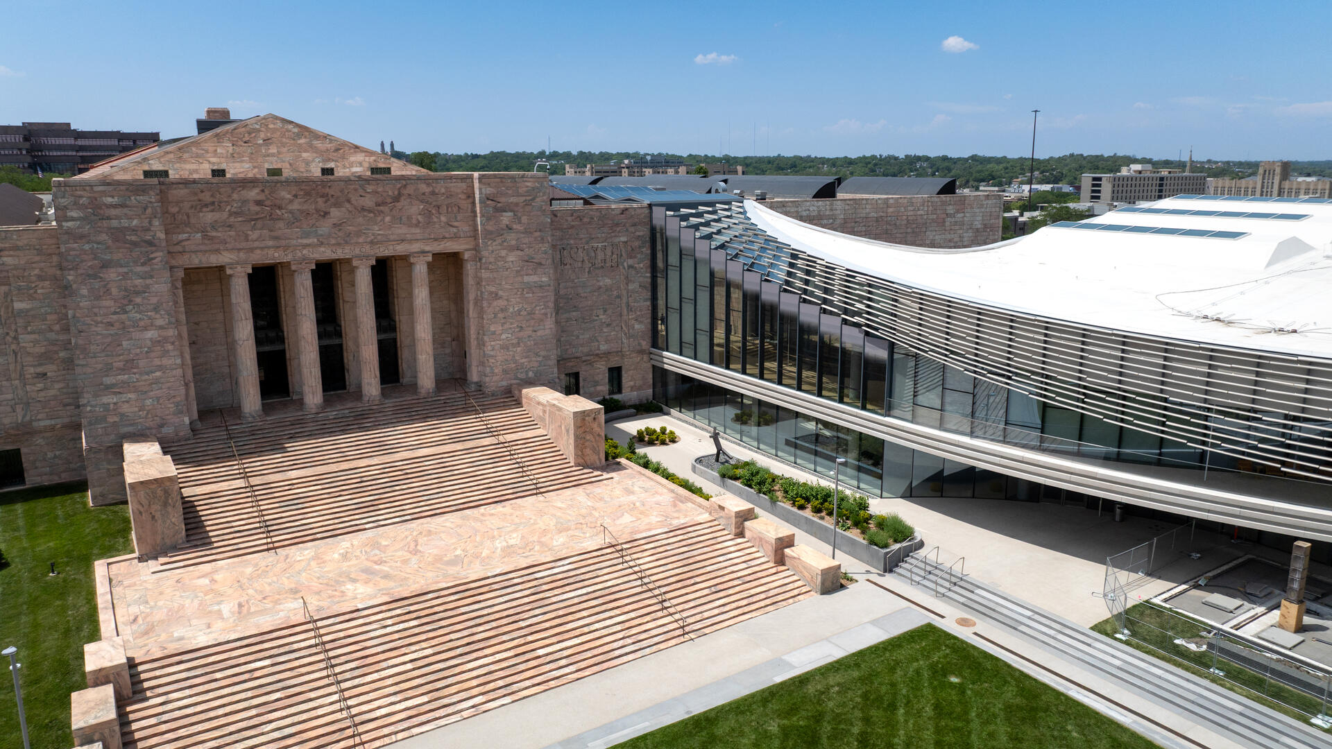 “The expansion offers a welcoming, accessible environment that connects the museum’s historic and new spaces. Seeing the Joslyn recognized on a global stage is a testament to the power of thoughtful design and collaboration.” - Olsson's Blake Weatherly