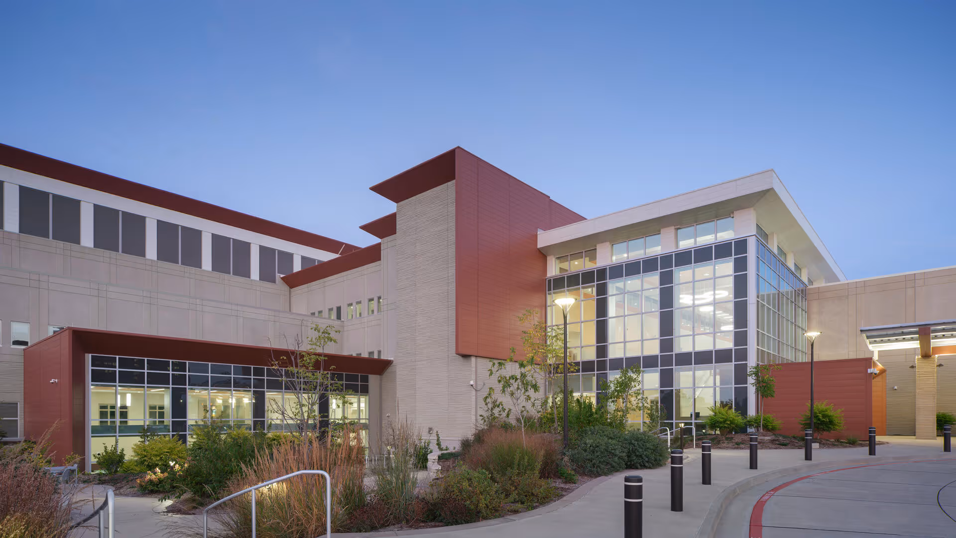The new Fort Leonard Wood Hospital is a modern, resilient healthcare campus designed to meet strict federal requirements. We provided comprehensive site and civil engineering, from concept through completion.
