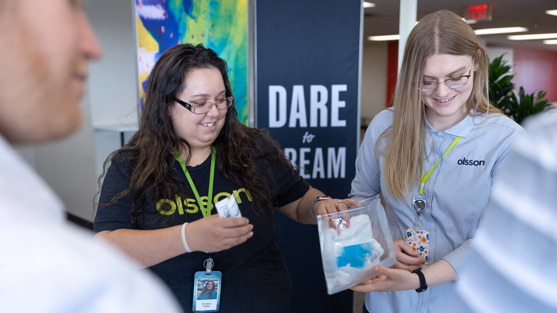 Commitment to the Tulsa Area United Way’s Day of Caring continues to put Olsson’s Tulsa office on top of the leaderboard for our Community Champions Award. 