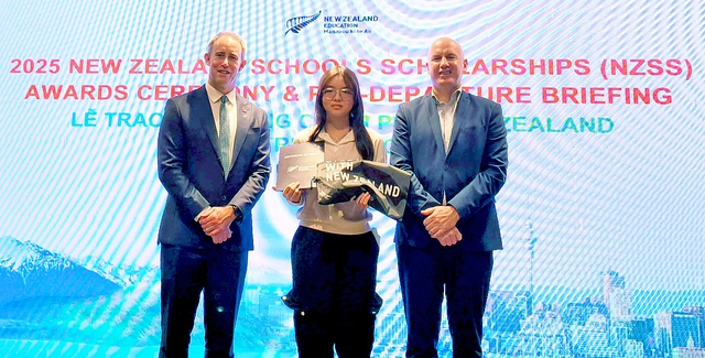 New Zealand awards gov’t scholarships to Vietnamese middle, high school students- Ảnh 1.