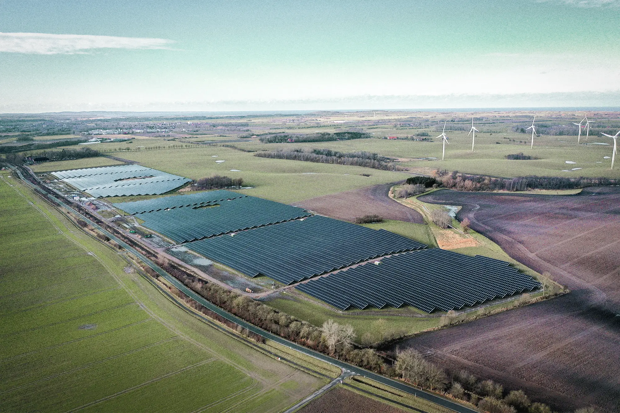 Luftaufnahme einer Solaranlage