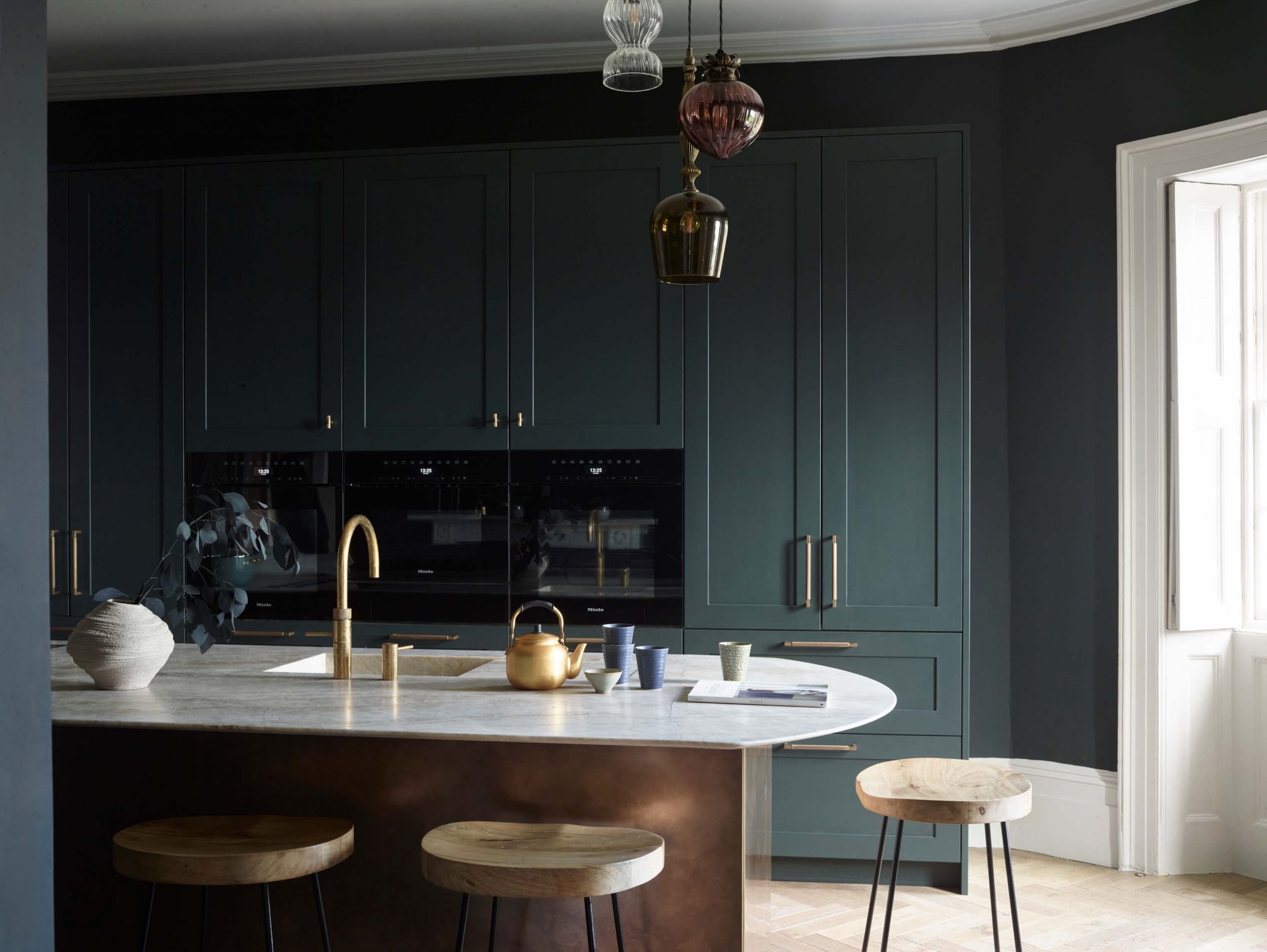 A beautiful luxurious kitchen for a Reno home after cleaning