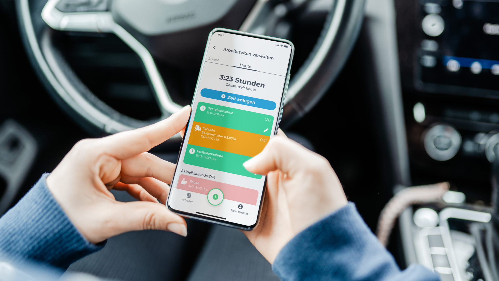 clockin App im Auto zum Erfassen von Fahr- und Projektzeiten