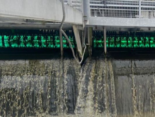 UV lamps treating water on site
