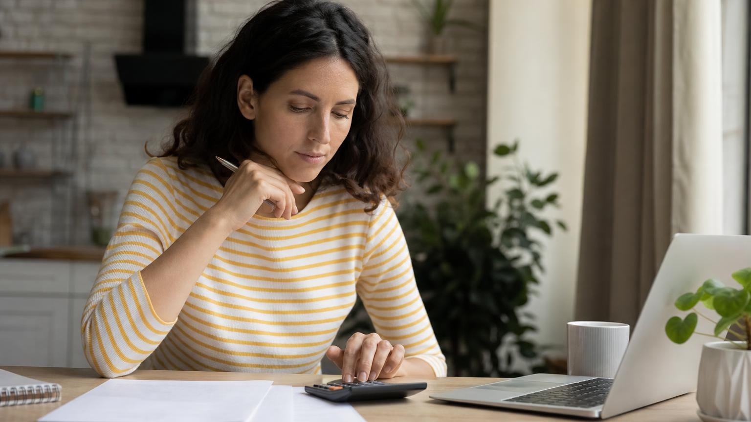 How Much a Freelancer Should Set Aside for Taxes
