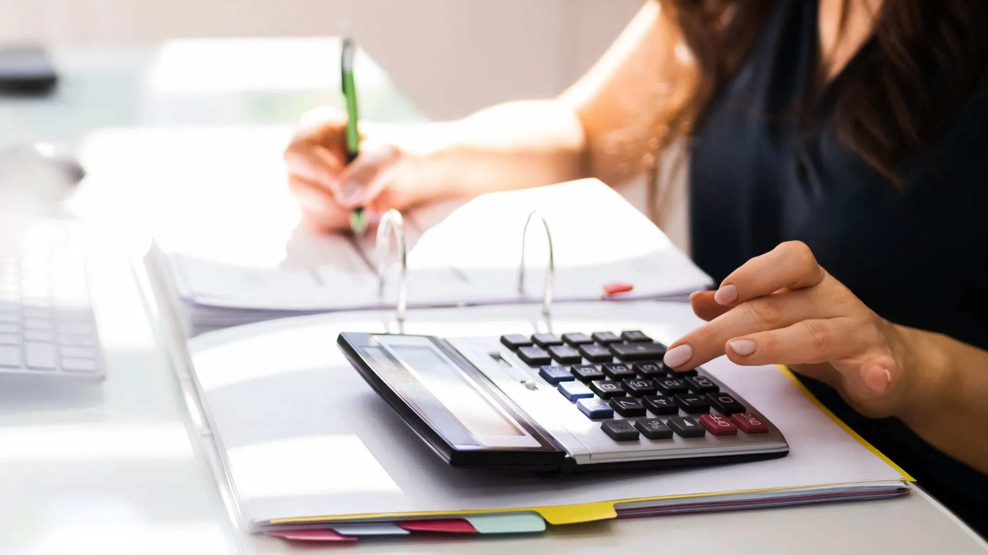 TVA frais paiement en ligne déduction Stripe PayPlug Mollie autoliquidation comptabilité 2026