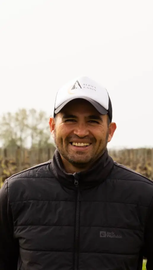 Portrait d’un des éducateurs canins d’Alpha Canin, spécialiste en éducation et problème de comportement chez le chien sur Bordeaux et sa métropole.