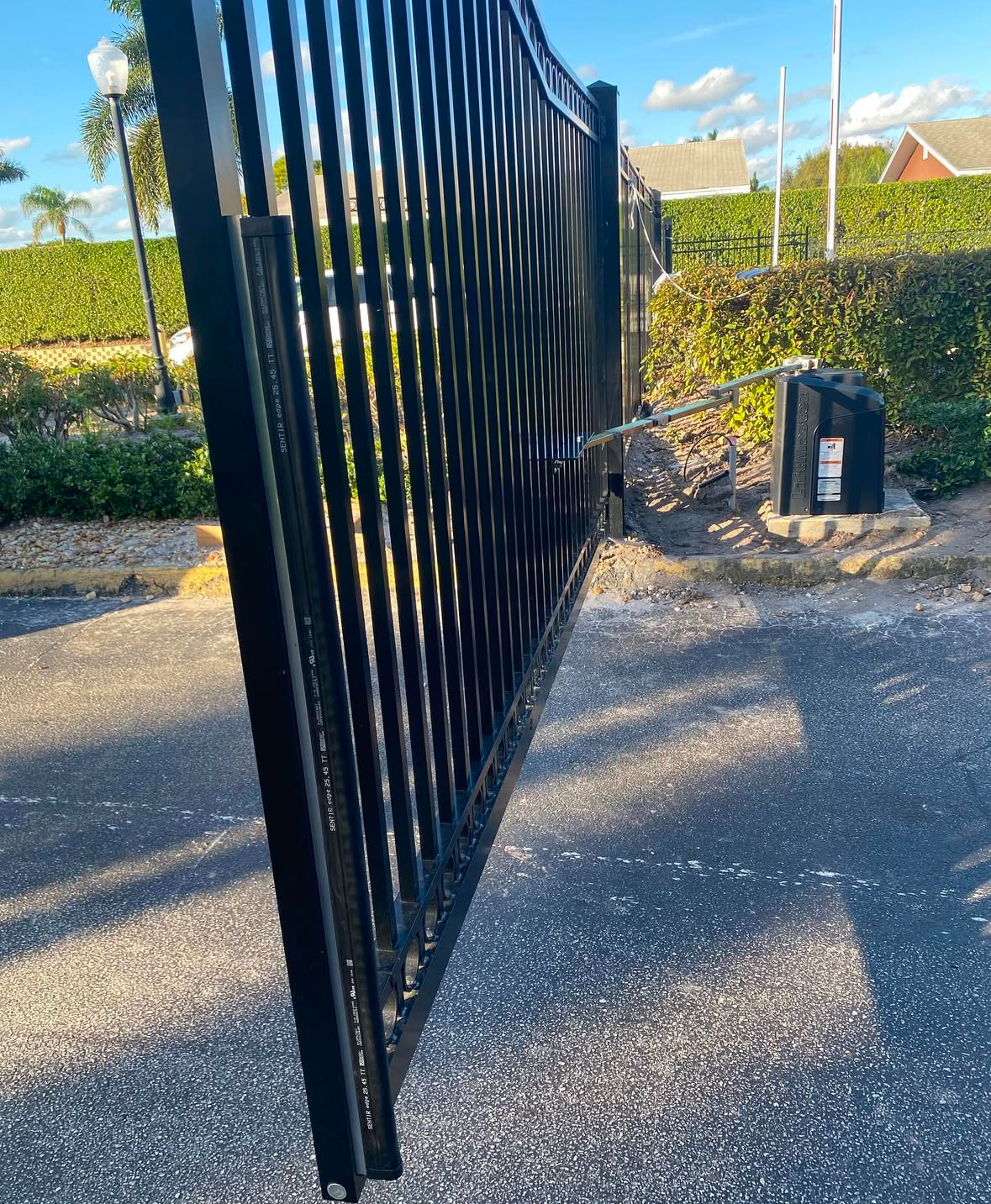 Dual Swing Gate Operator