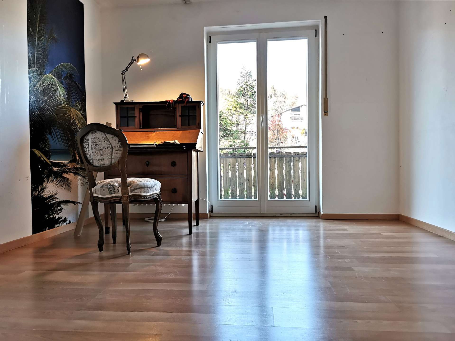 °Arbeitszimmer mit Balkonzugang