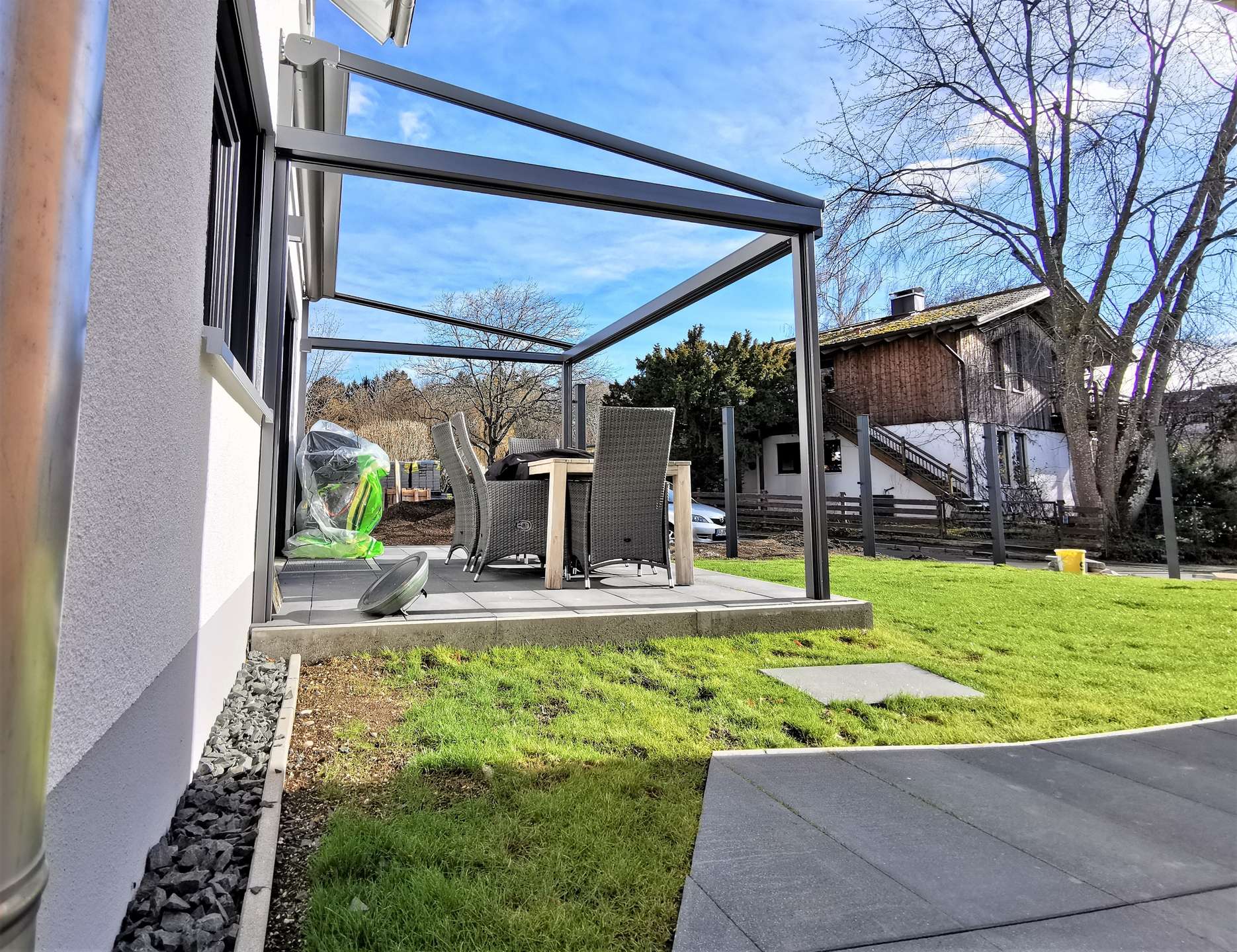 °Pergola für Sonnen- & Windschutz
