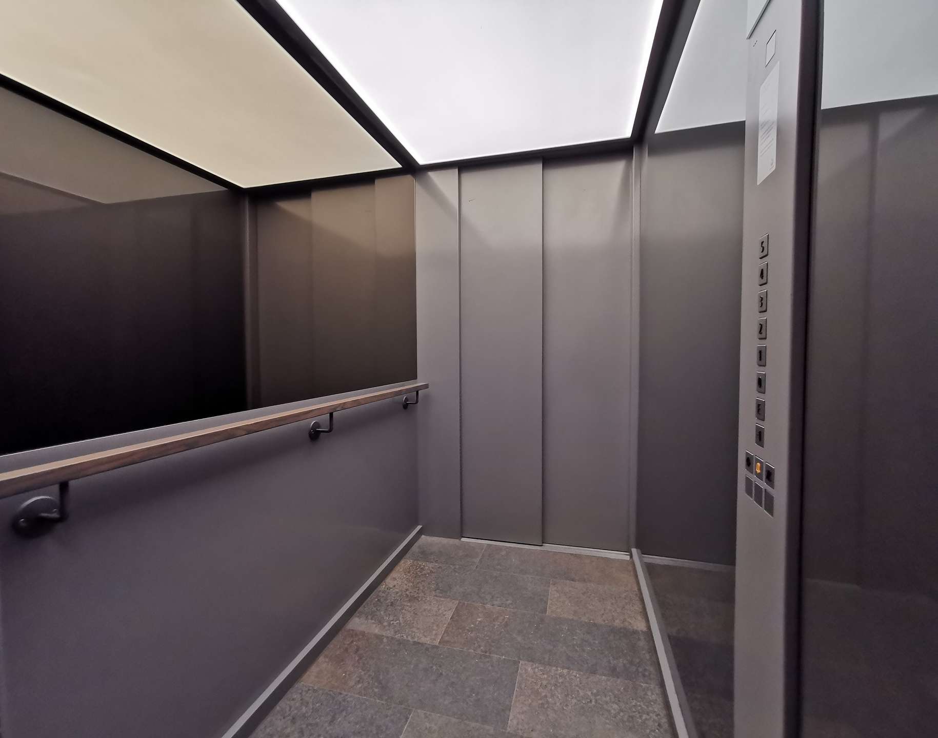 °Edler Lift & keine Barrieren